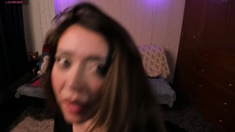 Giovanna online show from March 28, 1:27 am