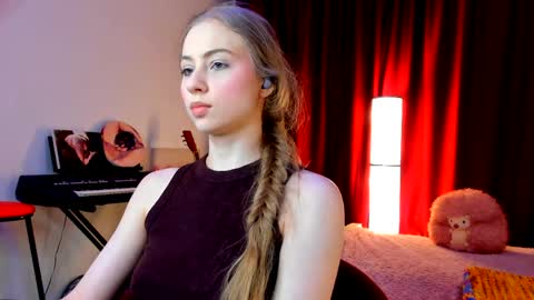 Ally    STREAMING ON TWITCH NOW Check my Twitter for updates online show from April 2, 9:56 pm