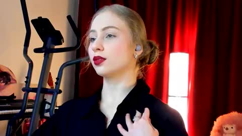 Ally    STREAMING ON TWITCH NOW Check my Twitter for updates online show from September 26, 1:47 am