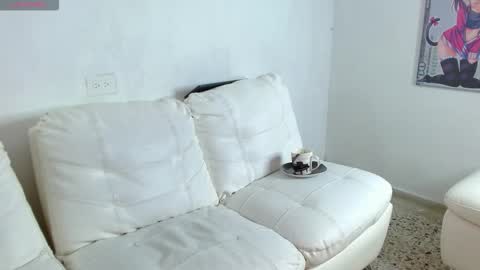 thebadwolf818 online show from December 4, 1:46 pm