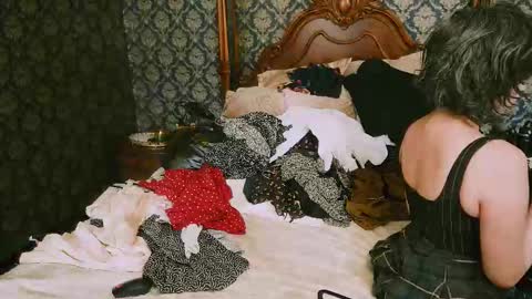 Joan online show from March 17, 9:19 pm