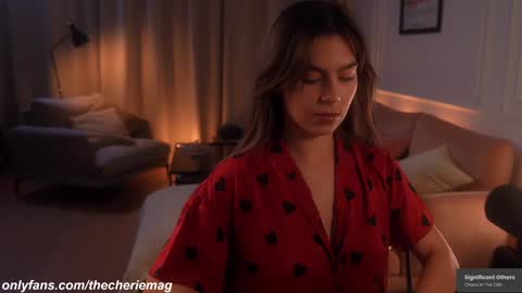 Cherie   online show from December 5, 8:54 pm