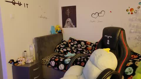 TheFarmergirl online show from November 18, 6:53 pm