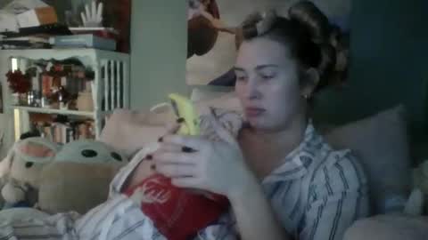 Little Bambii online show from December 20, 4:38 am