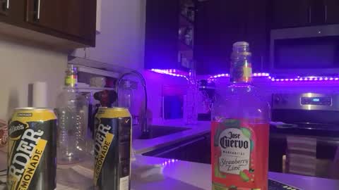 theonlylunaa online show from April 19, 4:56 am