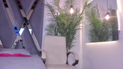 Pamela  online show from December 4, 6:06 pm