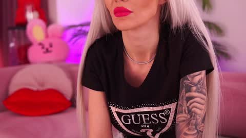 Deea  online show from February 2, 1:52 pm