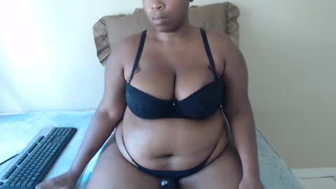 thickdollxx online show from January 26, 12:33 pm