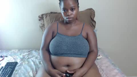 thickdollxx online show from January 24, 7:07 pm