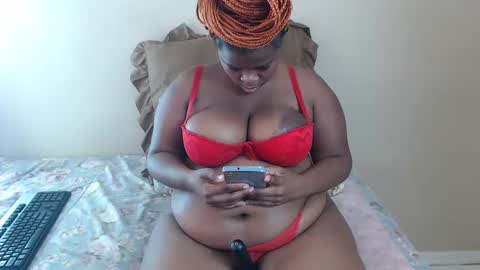 thickdollxx online show from January 25, 5:40 am