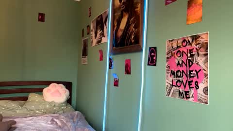 Snapshot of thomasbreier chatting on October 30, 2:18 pm Luna online show from October 30, 2:18 pm