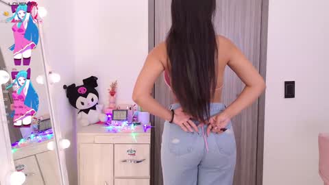 Tiana Le online show from December 3, 1:39 am