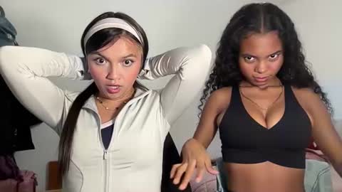 Tiana Le online show from June 12, 12:18 am