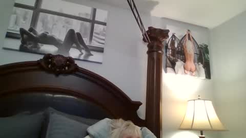 Snapshot of ticklemepink696969 chatting on December 21, 6:22 pm ticklemepink696969 online show from December 21, 6:22 pm