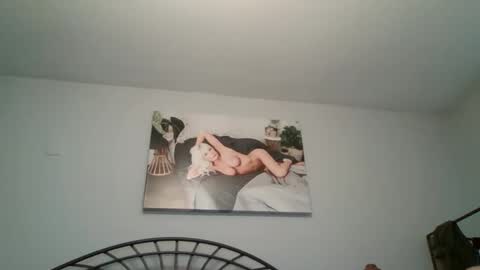 Snapshot of ticklemepink696969 chatting on March 5, 7:17 pm ticklemepink696969 online show from March 5, 7:17 pm