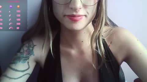 Snapshot of tifanny_a chatting on September 9, 9:25 pm Tifanny online show from September 9, 9:25 pm