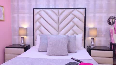 Tifanny Wolff online show from February 17, 3:50 am