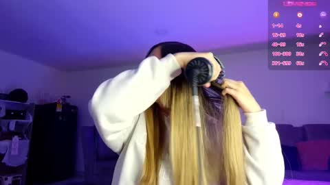 Snapshot of tiffany_bela chatting on October 25, 11:22 pm Tiffany Bela online show from October 25, 11:22 pm