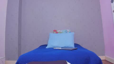 tiffany_mendez online show from November 1, 1:04 pm