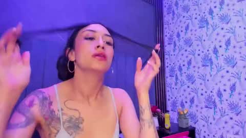 TiffanyDream8 online show from April 16, 9:14 pm