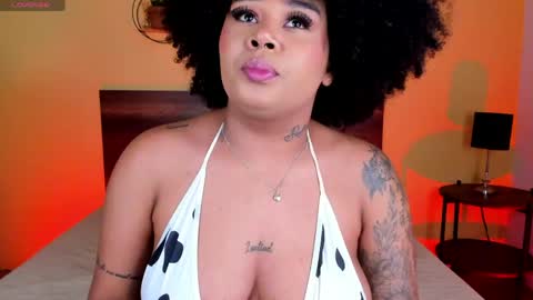 tiffanyebonny online show from April 18, 12:02 am