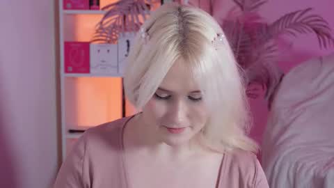 tiffanyjons online show from March 17, 6:12 pm