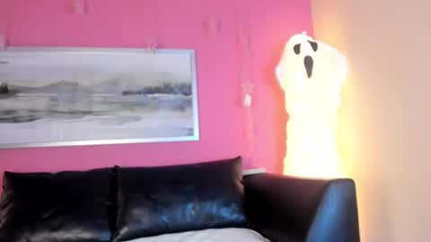 Snapshot of tiffanysuarez_ chatting on October 1, 9:20 pm Stefany Suarez online show from October 1, 9:20 pm