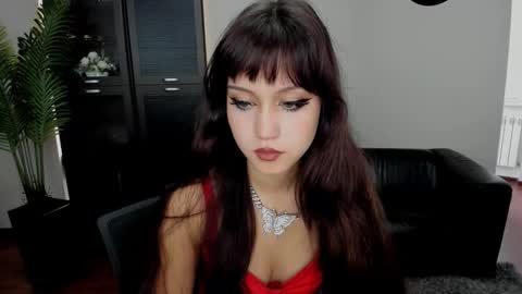 tiffanyyoun online show from September 21, 4:11 am