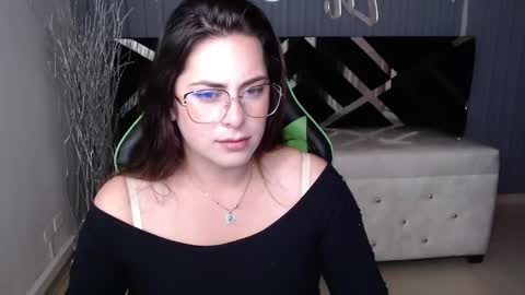 Tiina  online show from December 9, 10:32 am