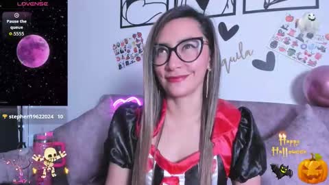 TILA TEQUILA online show from October 28, 2:45 pm