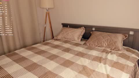 Elizabeth Elize online show from November 23, 12:40 pm