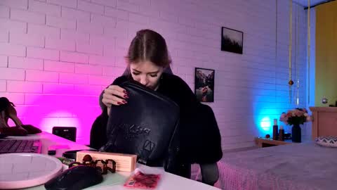 Tina Davil online show from January 6, 9:13 am