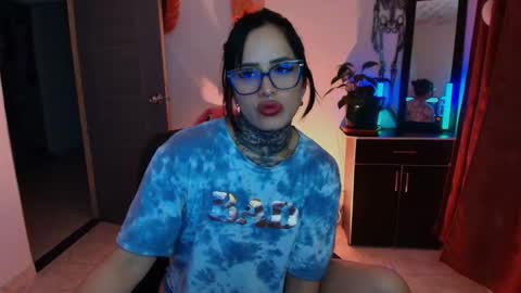 Snapshot of tinnadawson chatting on October 12, 12:57 am I AM BELLA ----------- follow my IG TINNS 69 online show from October 12, 12:57 am
