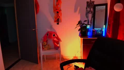 Snapshot of tinnadawson chatting on October 10, 1:43 am I AM BELLA ----------- follow my IG TINNS 69 online show from October 10, 1:43 am