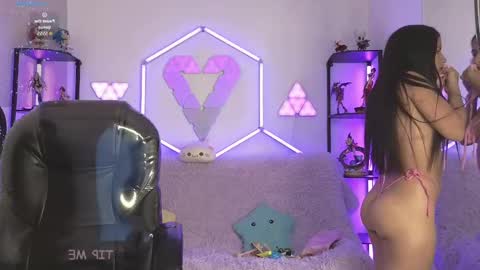 Snapshot of tiny_vixen_ chatting on September 29, 2:44 pm tiny_vixen_ online show from September 29, 2:44 pm