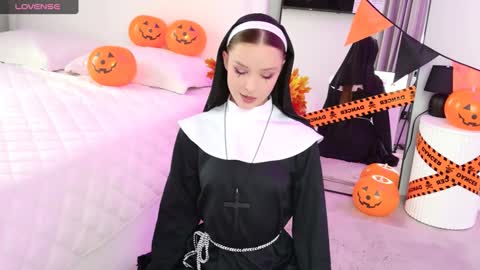 Im Tiny   -- Online  at 8 AM GMT  online show from October 28, 7:58 am