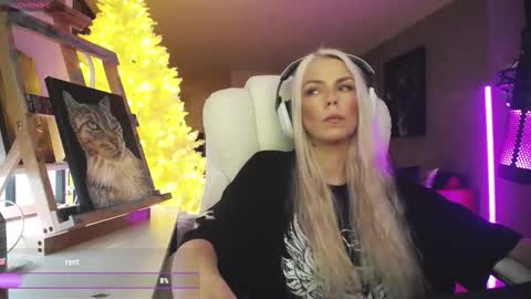 stage Kylie Sinner  brand CLITBAIT online show from February 20, 6:26 am