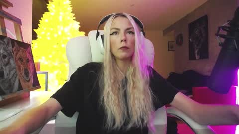 stage Kylie Sinner  brand CLITBAIT online show from November 14, 12:10 am