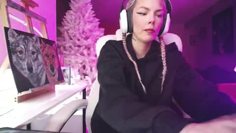 stage Kylie Sinner  brand CLITBAIT online show from November 10, 11:11 pm