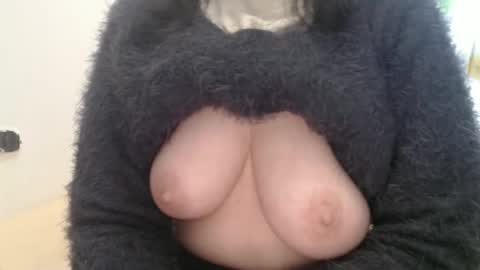 tinyslut66 online show from March 28, 4:17 pm