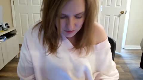 tinywithtiddies online show from April 15, 3:40 am