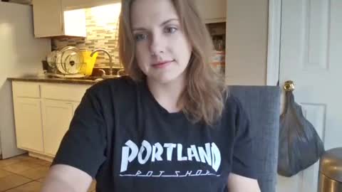 tinywithtiddies online show from November 15, 3:57 pm