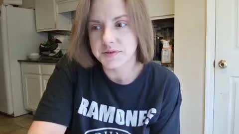 tinywithtiddies online show from October 26, 2:12 pm