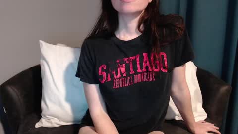 TinyyTina online show from December 10, 7:47 am