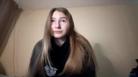 Hi Im Carry 18 years old online show from December 17, 6:06 am