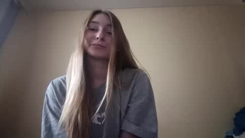 Hi Im Carry 18 years old online show from November 11, 6:42 am