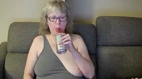 tittylandqc online show from October 27, 4:30 am