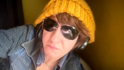 Snapshot of tomboy_titties chatting on January 1, 7:32 pm tomboy_titties online show from January 1, 7:32 pm