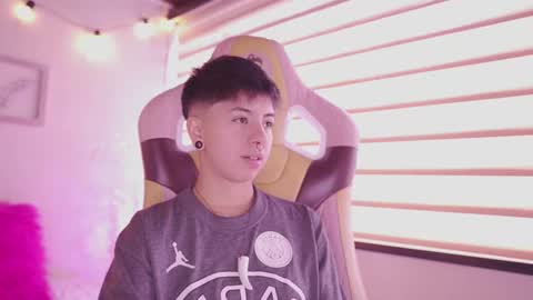 Blue  online show from March 9, 2:53 pm