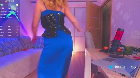 Madam Viktoria   Vacation in Portugal  2811 - 0412 online show from February 23, 6:29 pm